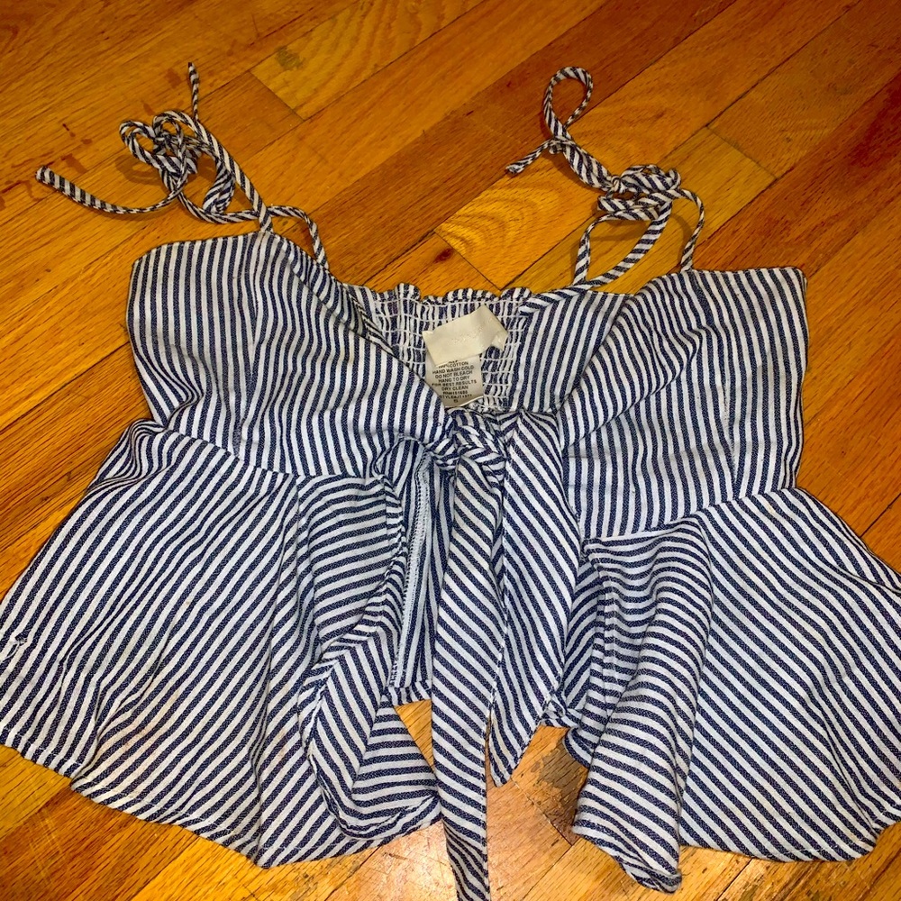 TIE FRONT BOUTIQUE TOP